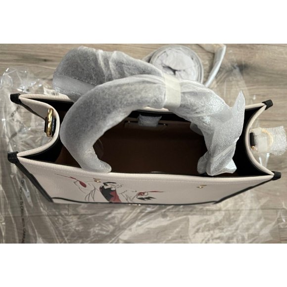 Disney X Coach Dempsey Carryall Cruella Motif 101 Dalmations Chalk CC946 - $478 - Picture 11 of 12